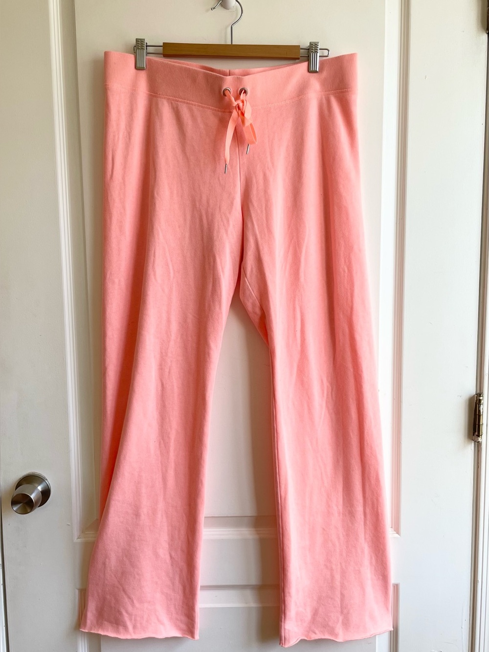 Victoria’s Secret Y2K Supermodel Rhinestone Heart Bootcut Sweatpants Size L